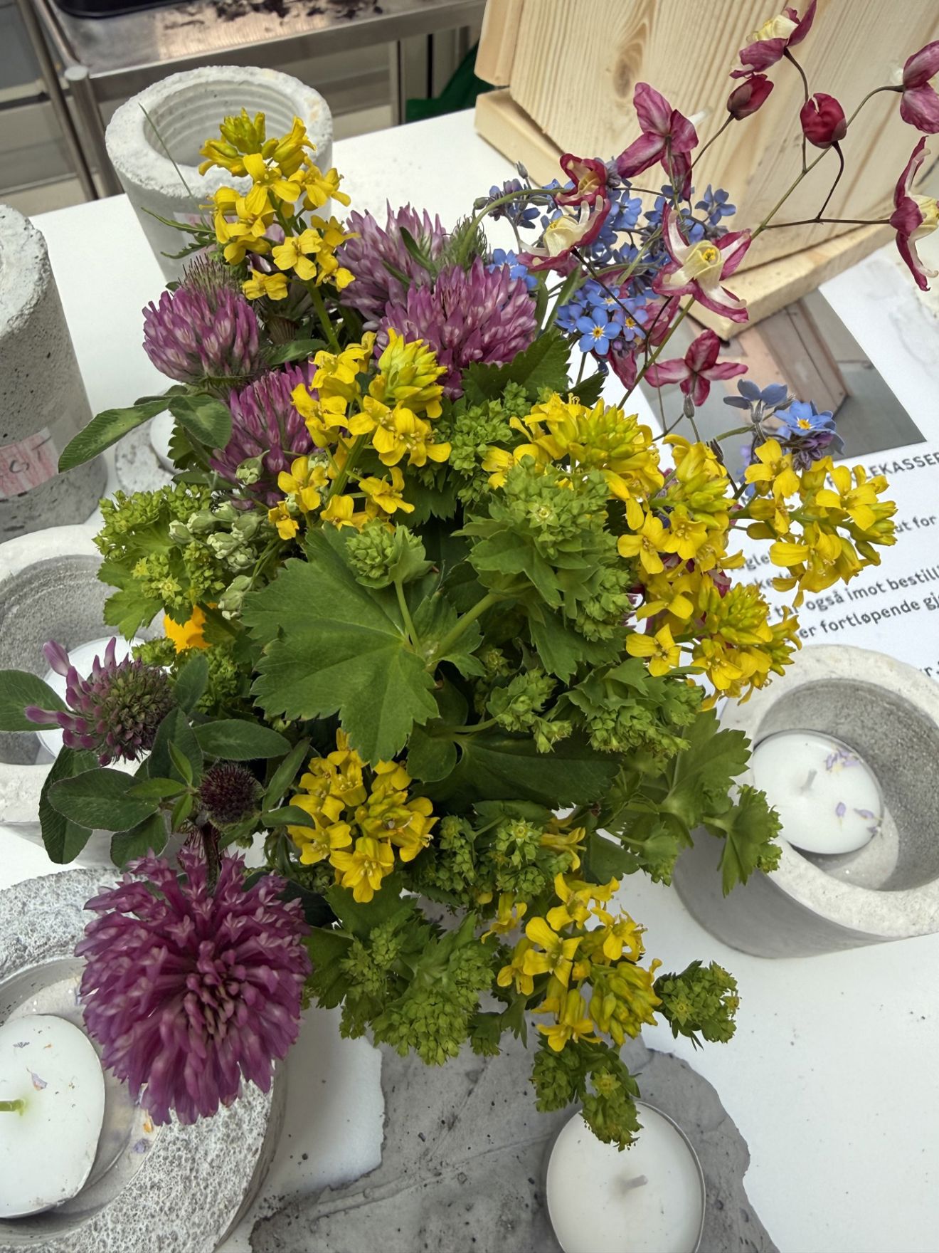 En bukett blomster